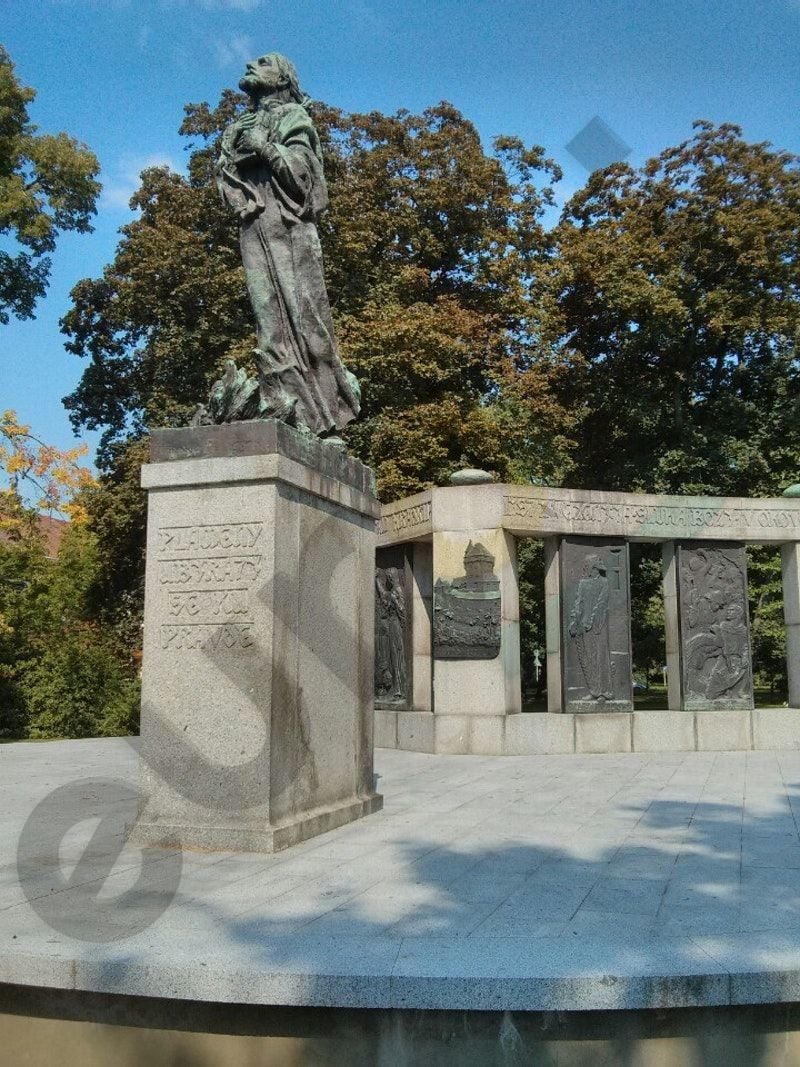 Памятник Яну Гусу (Jan Hus memorial) Табор, Чехия — описание достопримечательности, гостиницы и отели рядом, адрес, координаты, фотографии